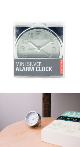 Mini reloj con alarma plateado